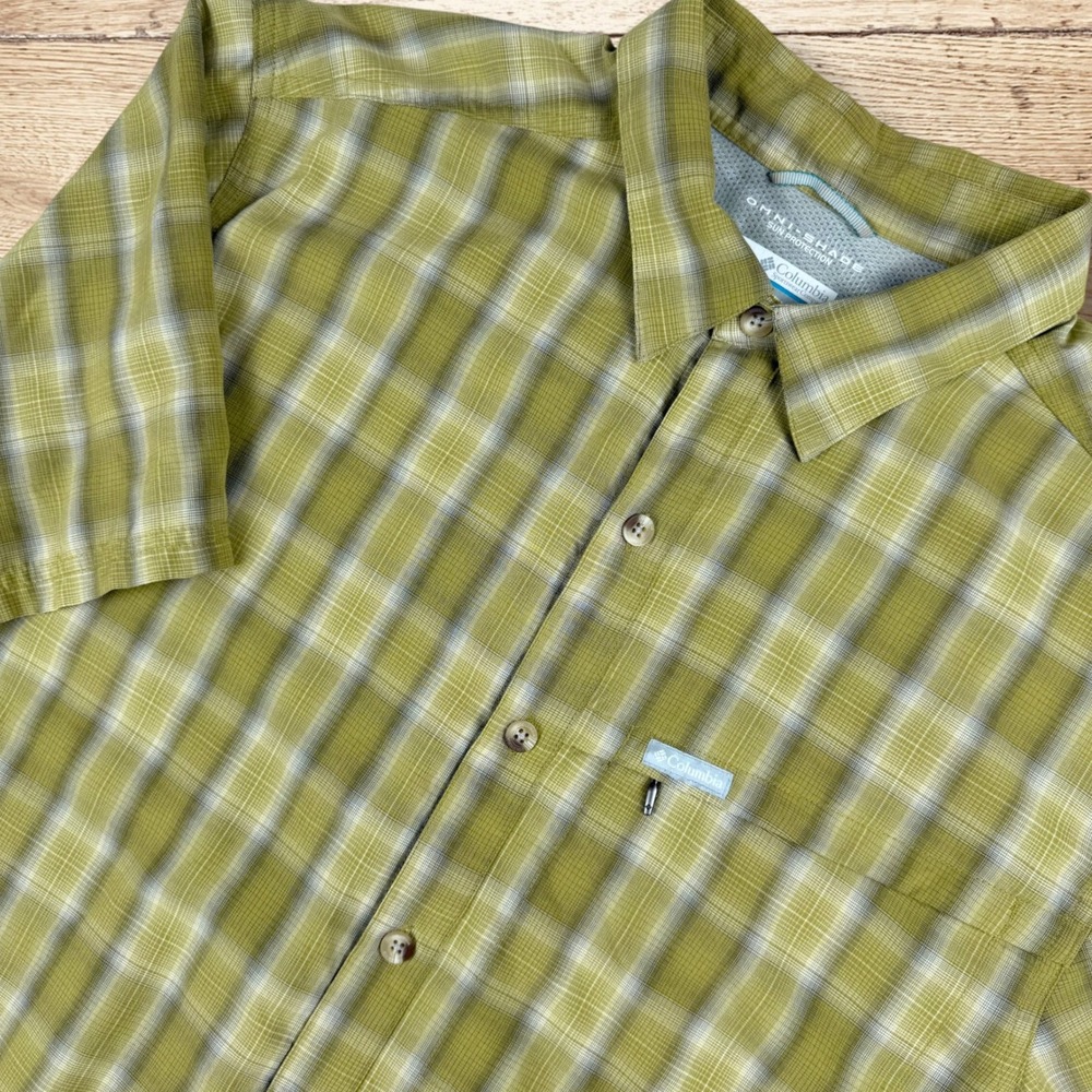 COLUMBIA Mens Short Sleeve Button Up Omni Shade Shirt Size L Green Gray Plaid